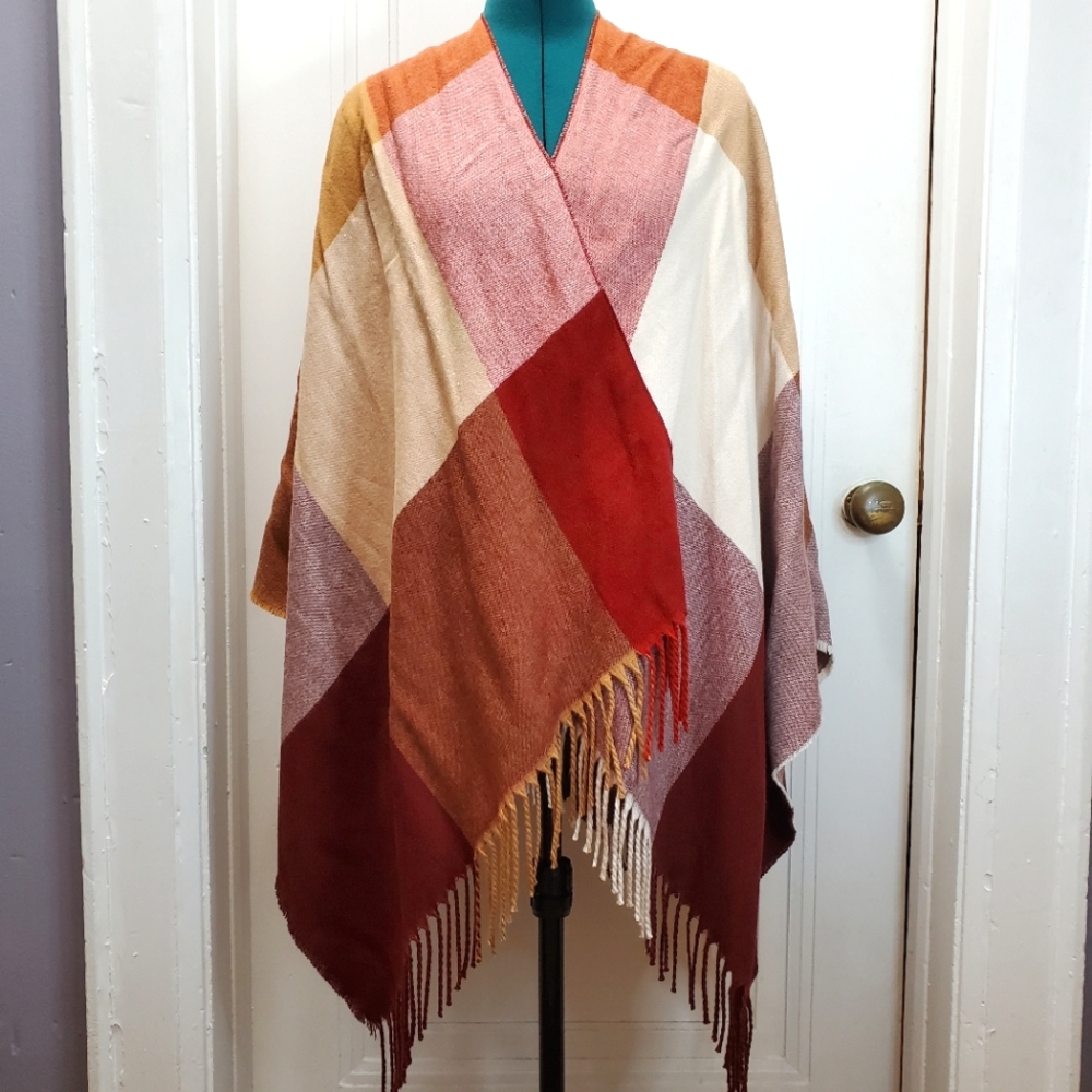 Siizu Poncho Wrap in Cranberry - NWOT